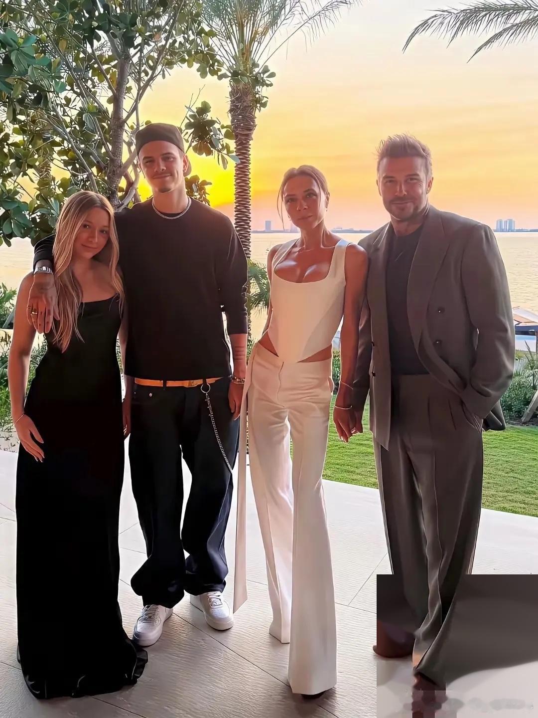 贝嫂的磐石已经包膜挛缩了，已经这么有钱了，不能换一对新的吗