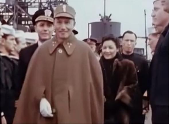 【1946年蒋介石夫妇视察美军军舰，戴笠也罕见出镜，一个月后飞机失事】这是19