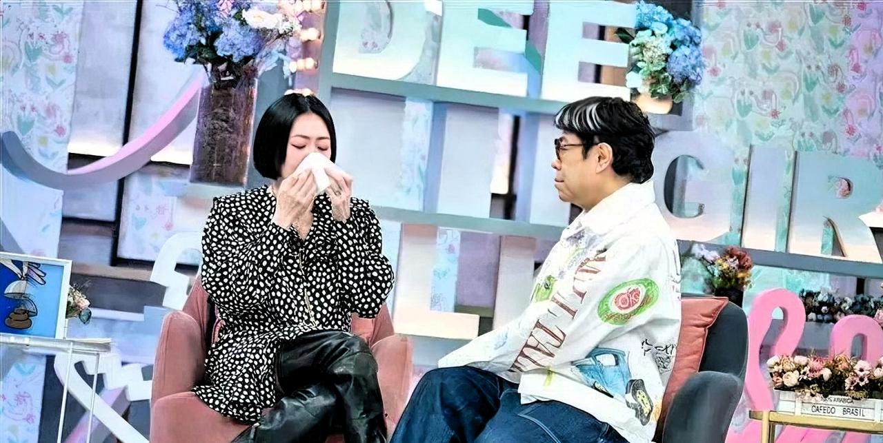 小S自曝后悔发起姐姐最后的日本行，S妈这句话，让人瞬间破防……小S在节目里绷