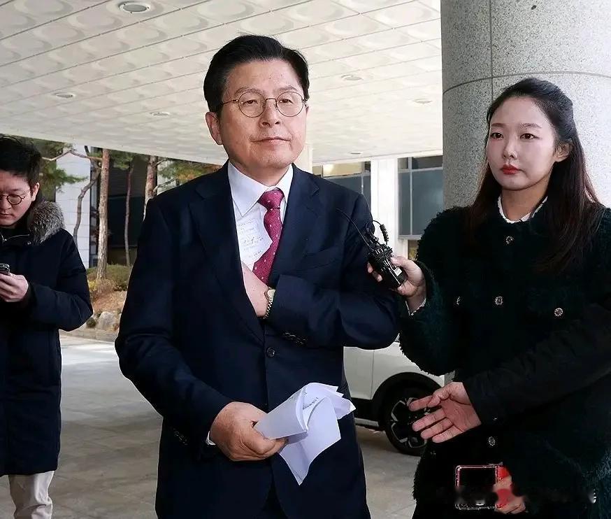 韩国前总理黄教安被特检组进行强制搜查并逮捕，这下也算消停了。黄教安是朴瑾惠时期