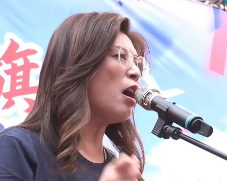 郑丽文可能犯下了一个非常严重的错误，这次国民党在高雄举办的“双十”升旗活动中，郑