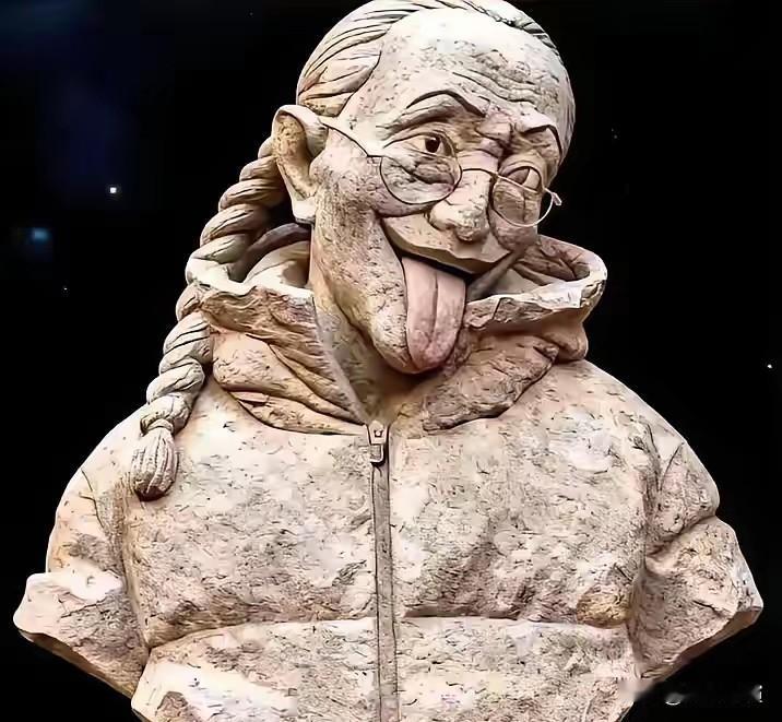 今天饭局，一位不愿透露姓名的艺术圈老前辈抿了口茶，叹气道：“田禾这姑娘，护爹心切