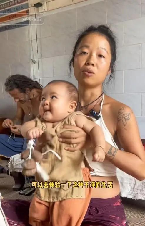 福建，一38岁女子，居然嫁给了国外一个“流浪汉”，结婚多年，她不上班，更不赚钱，