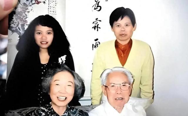 1992年，长期旅居美国的特务头子毛森，在生命垂危之时，向他的儿子吐露了心声：渴