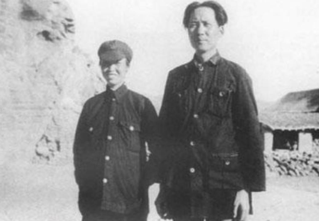 1950年毛主席派警卫看望贺子珍，贺子珍连发几问：主席他还好吗？「1950年