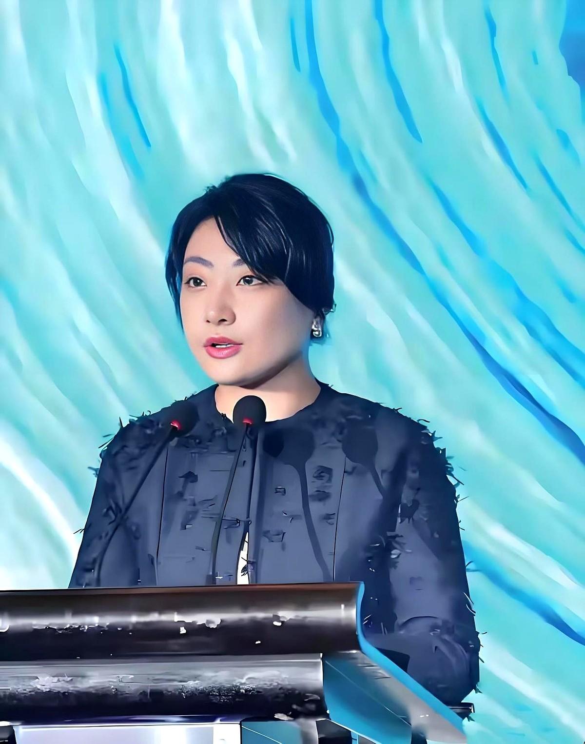 宗馥莉之所以在娃哈哈待不下去，连他的亲二叔宗泽后都选择出来背刺她。宗馥莉前脚宣
