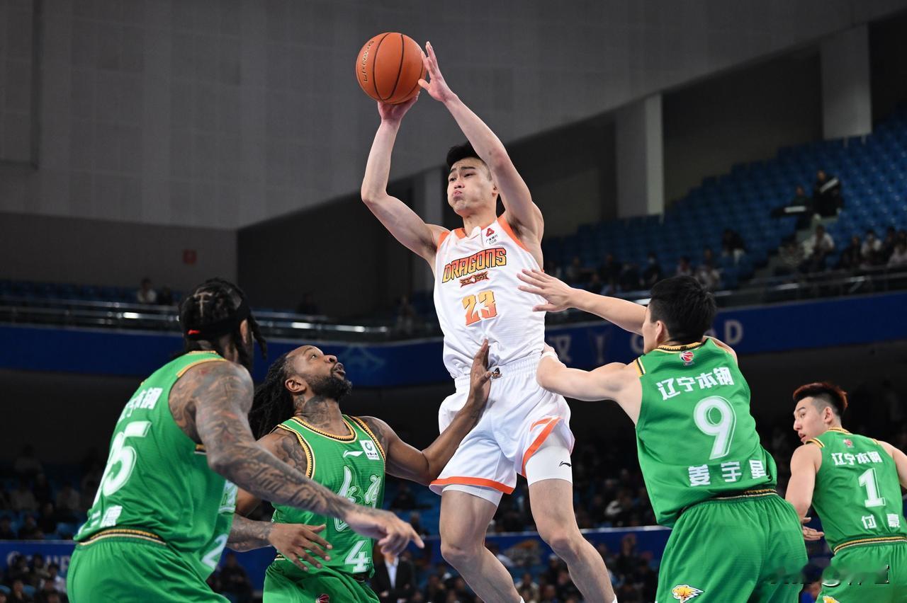 随着北京男篮在“荣誉之战”中89-92惜败上赛季力压本队首夺总冠军的浙江广厦，第