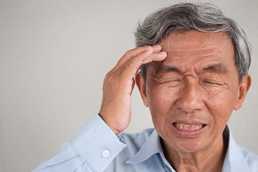 医生劝告冠心病患者：身上有2表现，千万不要忽视知道自己有冠心病，但平时没什么