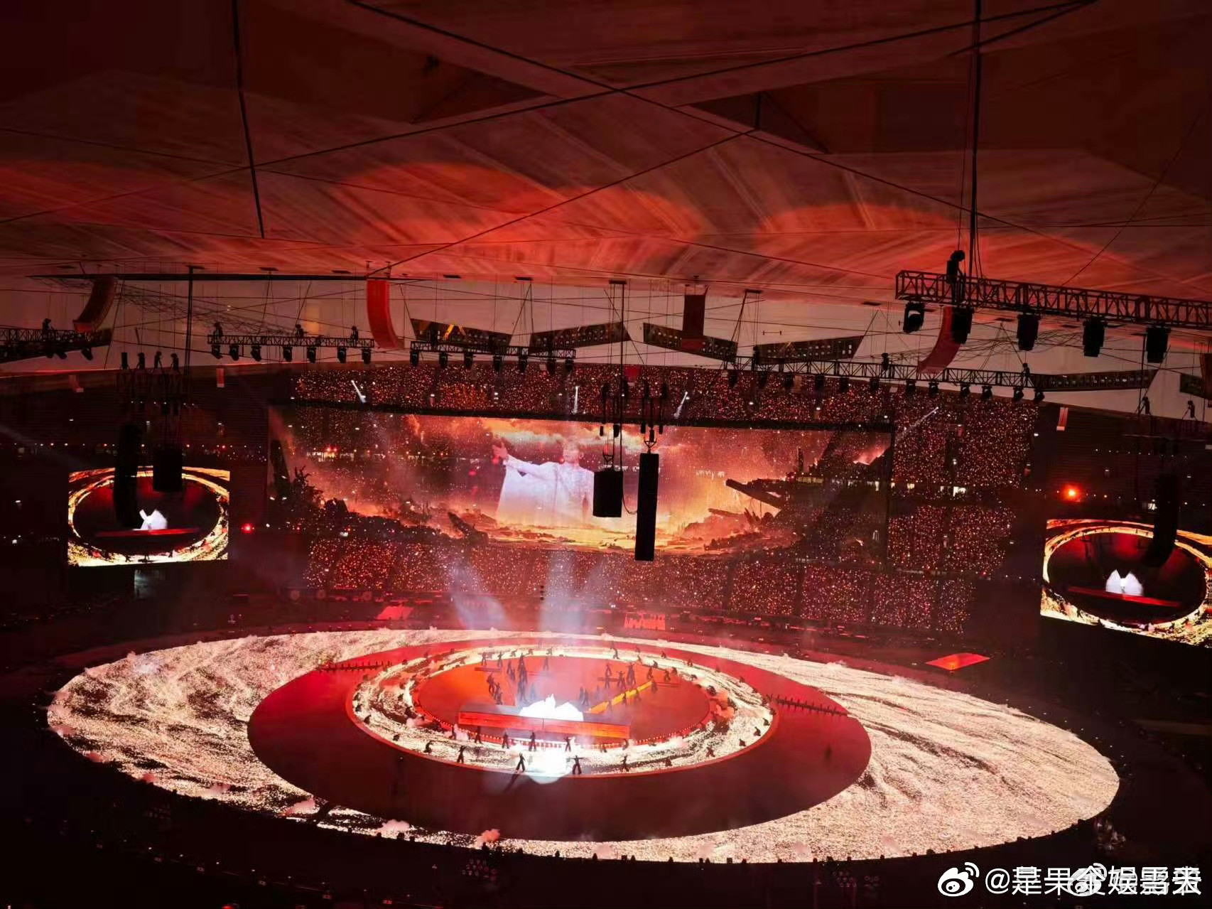 张杰就这样宠我张杰一开口就是温柔暴击，眼神、歌声、小动作全是宠溺，被他这样放在心