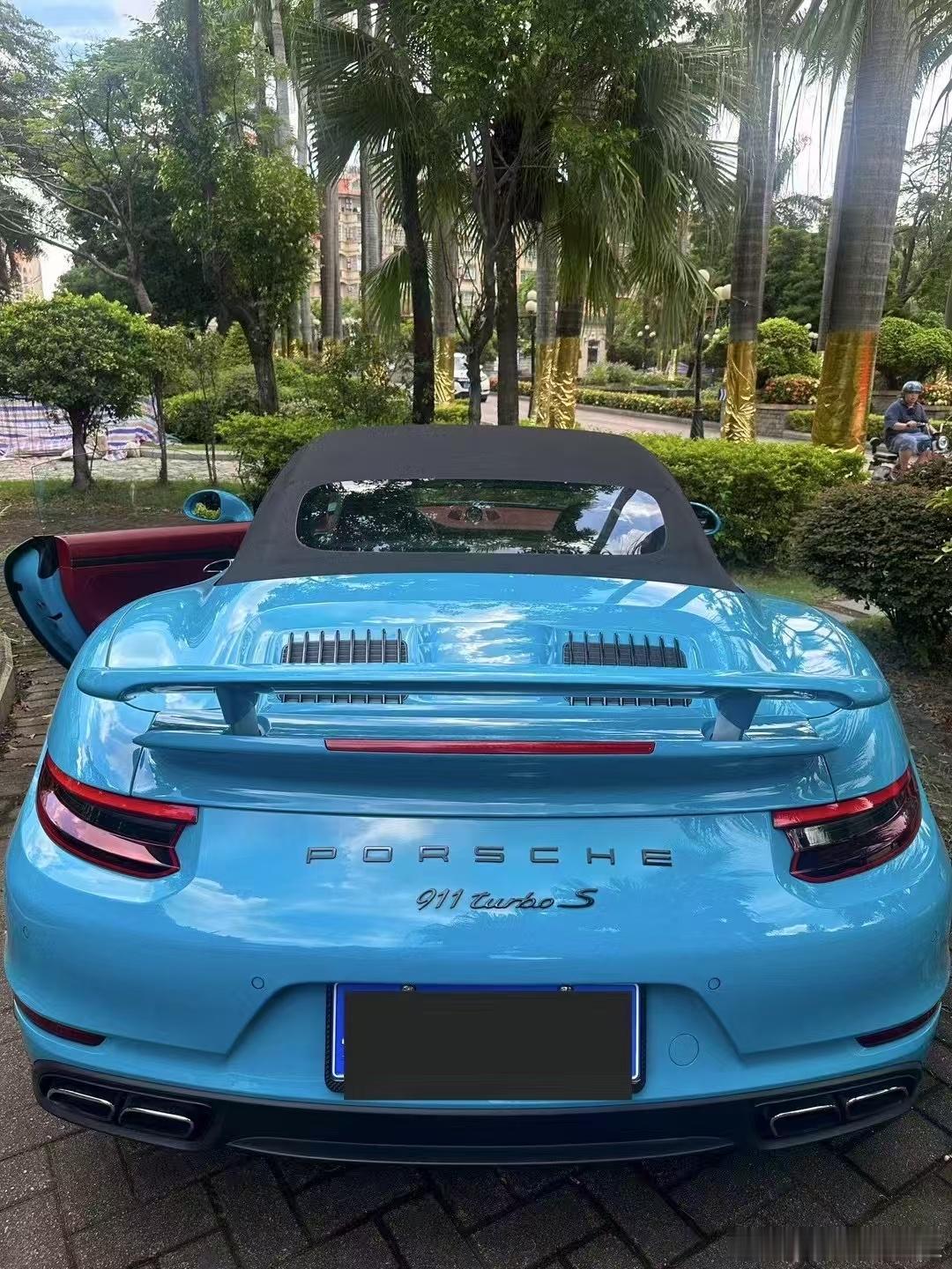 保时捷911Turbo敞篷、18年至今1.5万KM、满配、绝绝子配色与配置​
