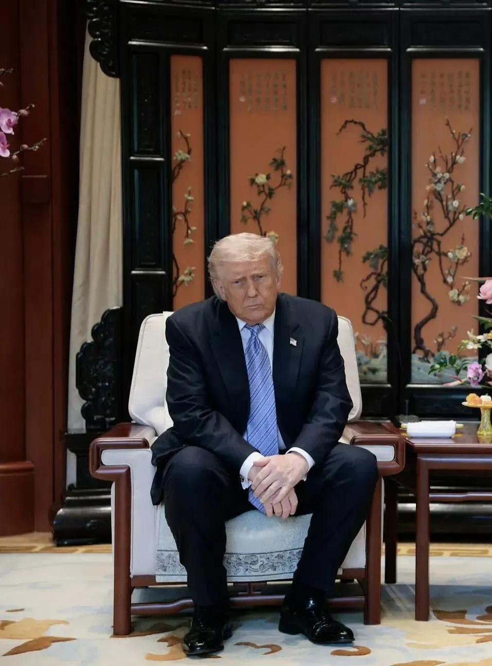 大家千万不要认为这句话是在开玩笑。那就是中美两国肯定尿不到一个壶里面去，但是可
