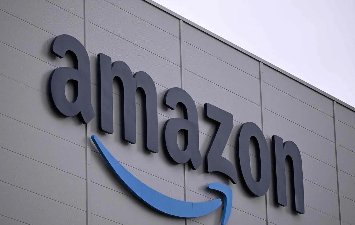 科技公司砍人不是因为不赚钱，是怕慢一步就死。亚马逊裁1.4万，不是心狠，是AI