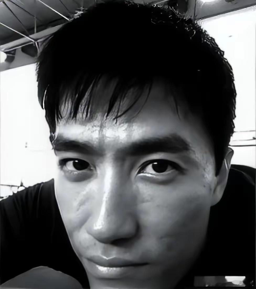 我问我爸，刘翔要是走李娜或者姚明的路，能成功吗？我爸摇头说，不是人不行，是他的赛