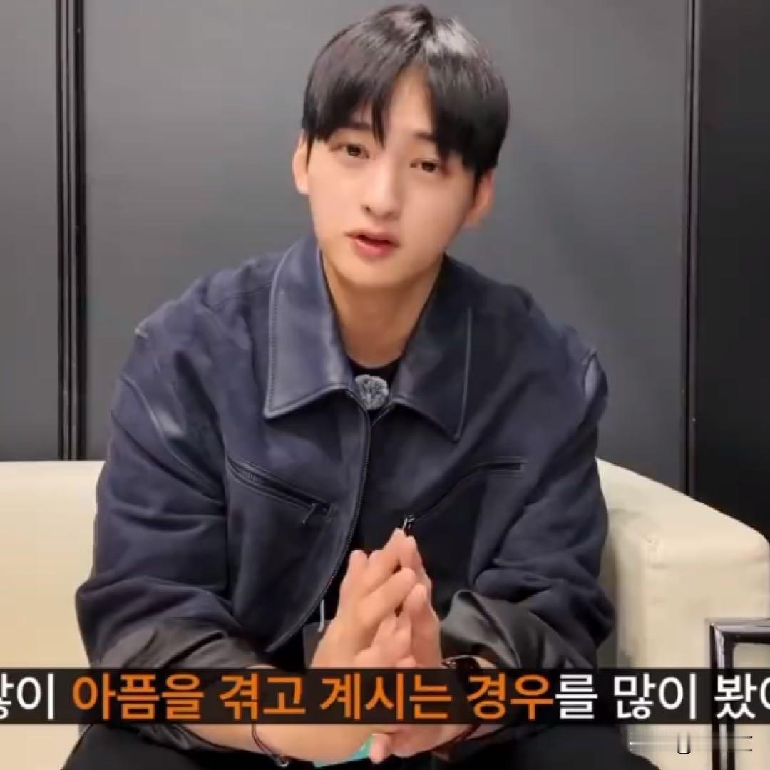 车银优弟弟亮相炸圈！中国读传媒是学霸，颜值和哥哥像复制粘贴？南韩“脸蛋天才