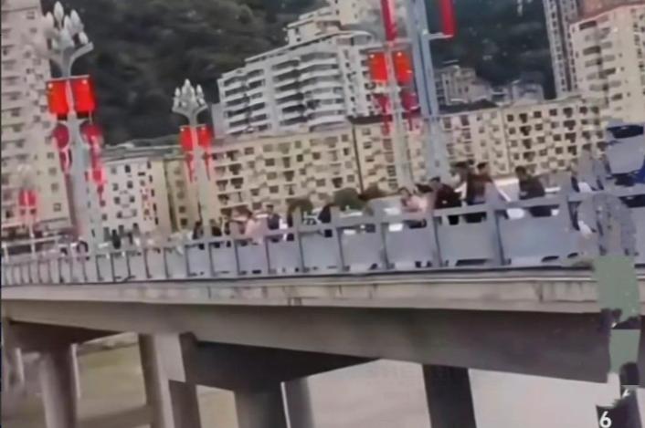 一开始还以为是彩礼谈崩了，后来又怀疑是不是临时加钱。结果万万没想到，官方通报