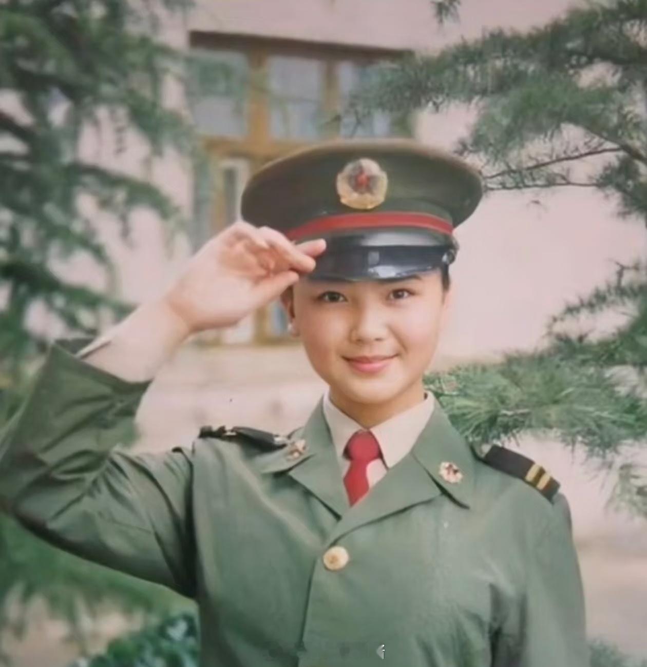 原来刘涛才是真的当过兵，难怪她身上有国泰民安的气质！​​​