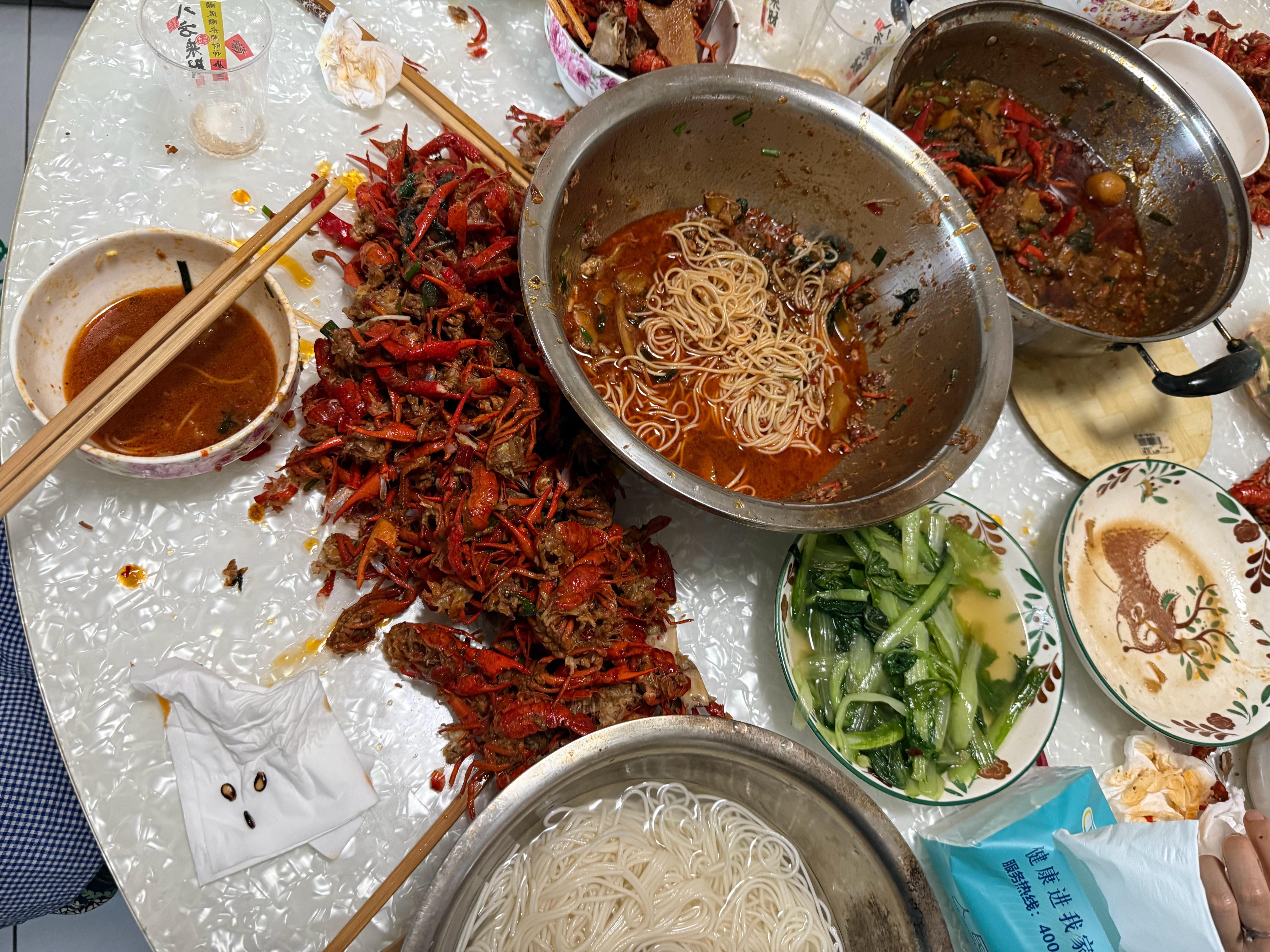 这龙虾太好吃了，我一个人吃了2/3