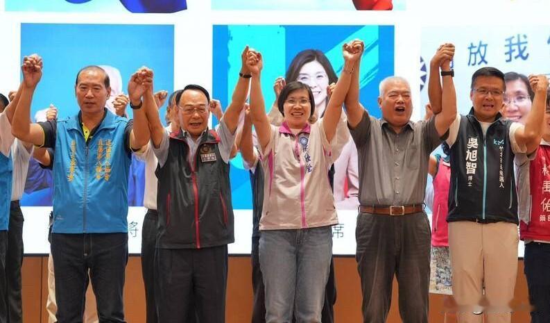 季麟连、邱镜淳同台挺徐欣莹军系喊团结拼新竹县胜选国民党新竹县长参选人徐欣莹