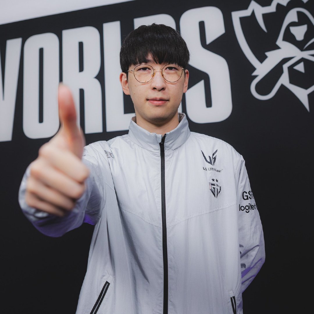 GEN辅助Duro今日在官方平台发文：这是一段说短不短、说长不长的时光，自从加入