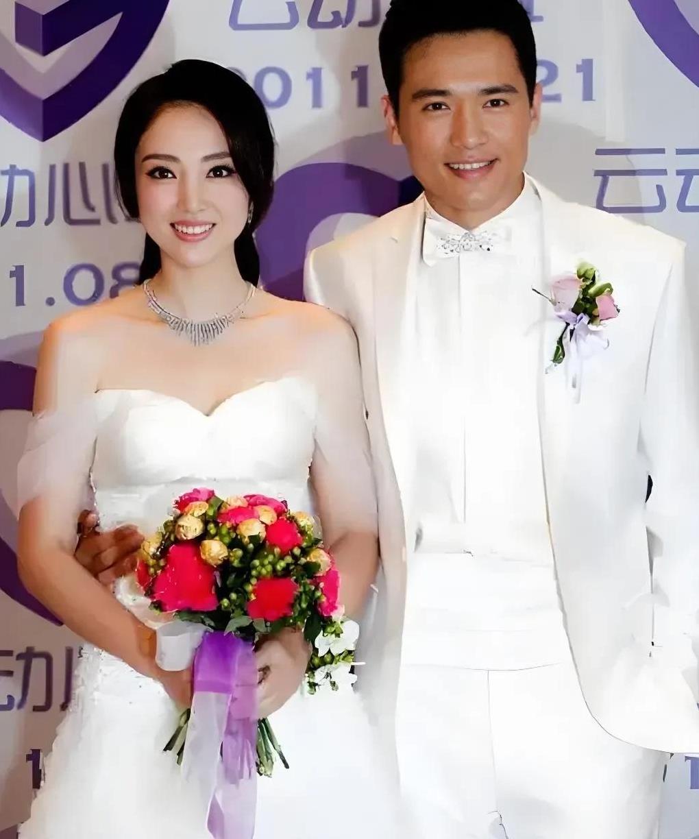 董璇的前夫高云翔早已结婚生子。前段时间，董璇再婚的消息登上热搜，她的新婚丈夫张