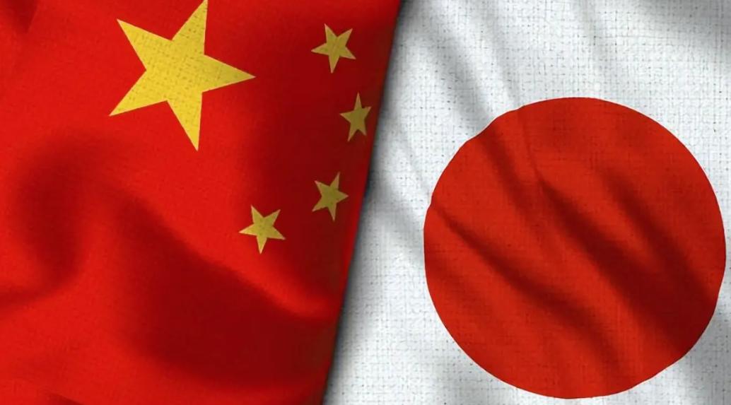 果不其然。日本海上保安厅曾突然宣布了，将钓鱼岛主岛上的所谓“灯塔”纳入其航标管理