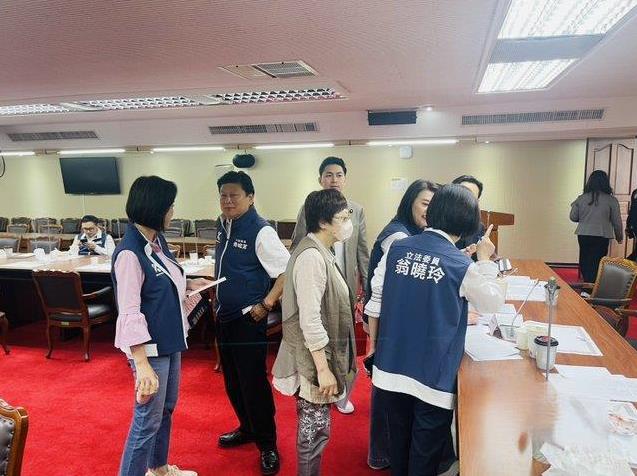 　　赖清德接受日本《经济新闻》专访数度强调台湾要建立不依赖中国（大陆）的“非红色