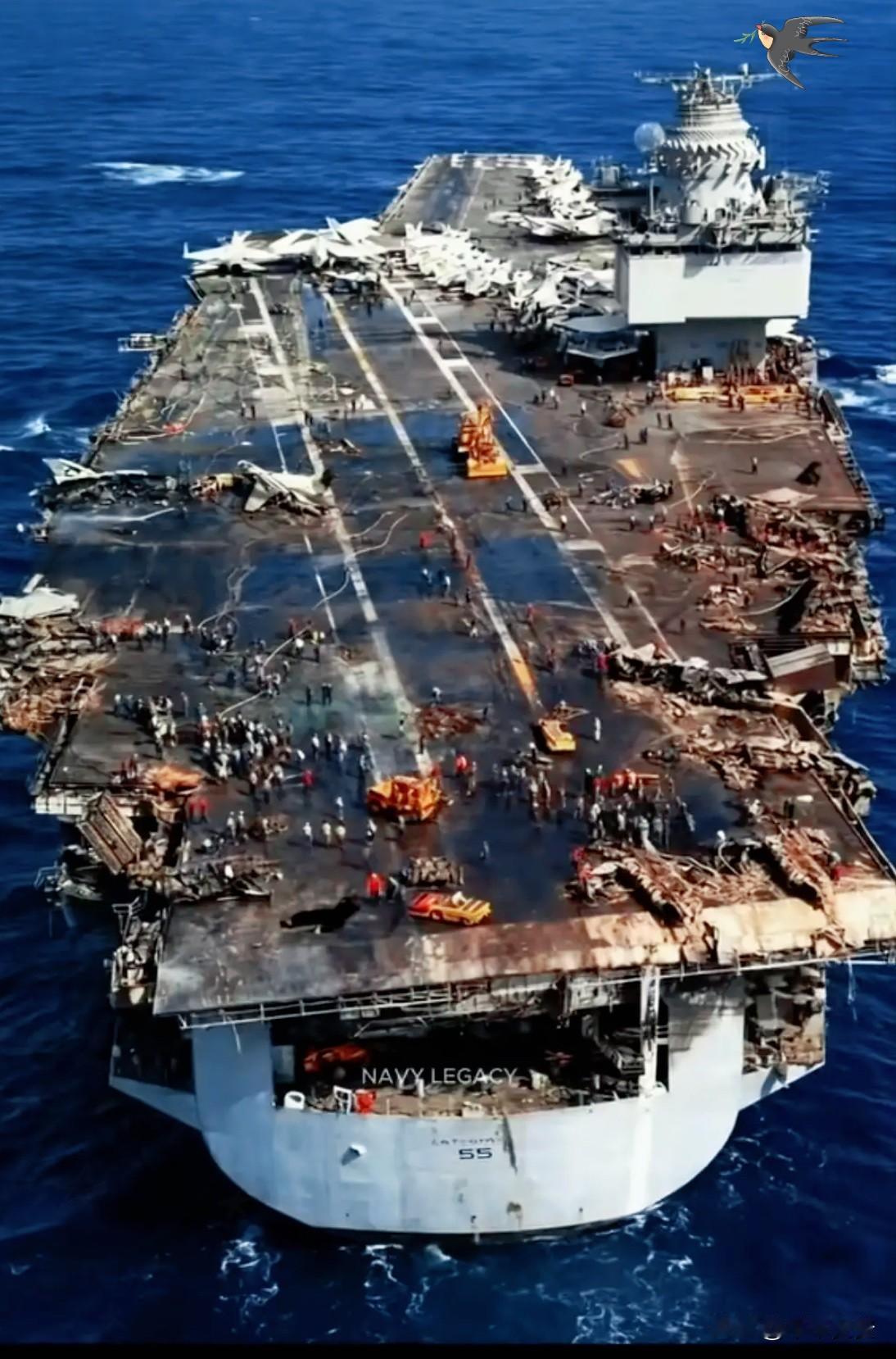 美军彻底绷不住了！福特号航母海上趴窝、大火连烧30小时，600名士兵睡地板，