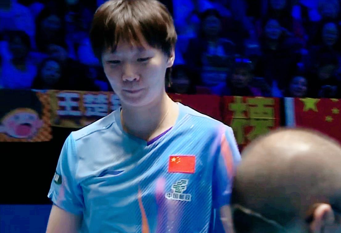 笑死我了！侯英超太毒舌了！他说：赤江夏星没有进攻路线了，连退路都被王曼昱