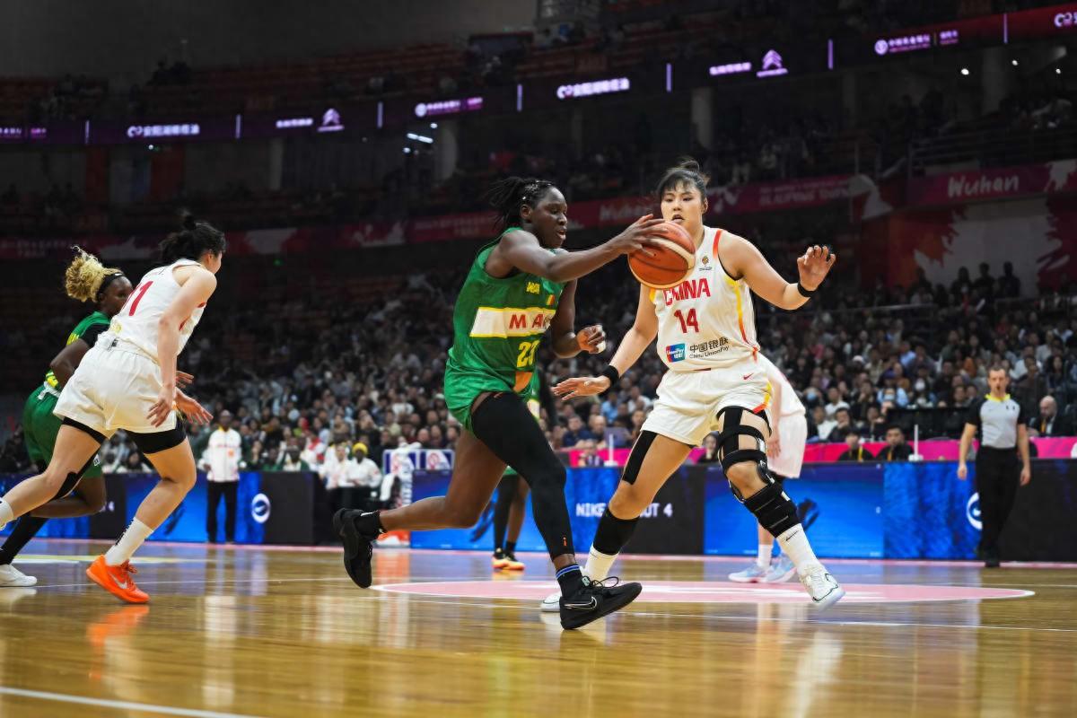 韩国27分惨败，日本爆冷，中国女篮首战告捷3月12日，女篮世界杯预选赛打响首