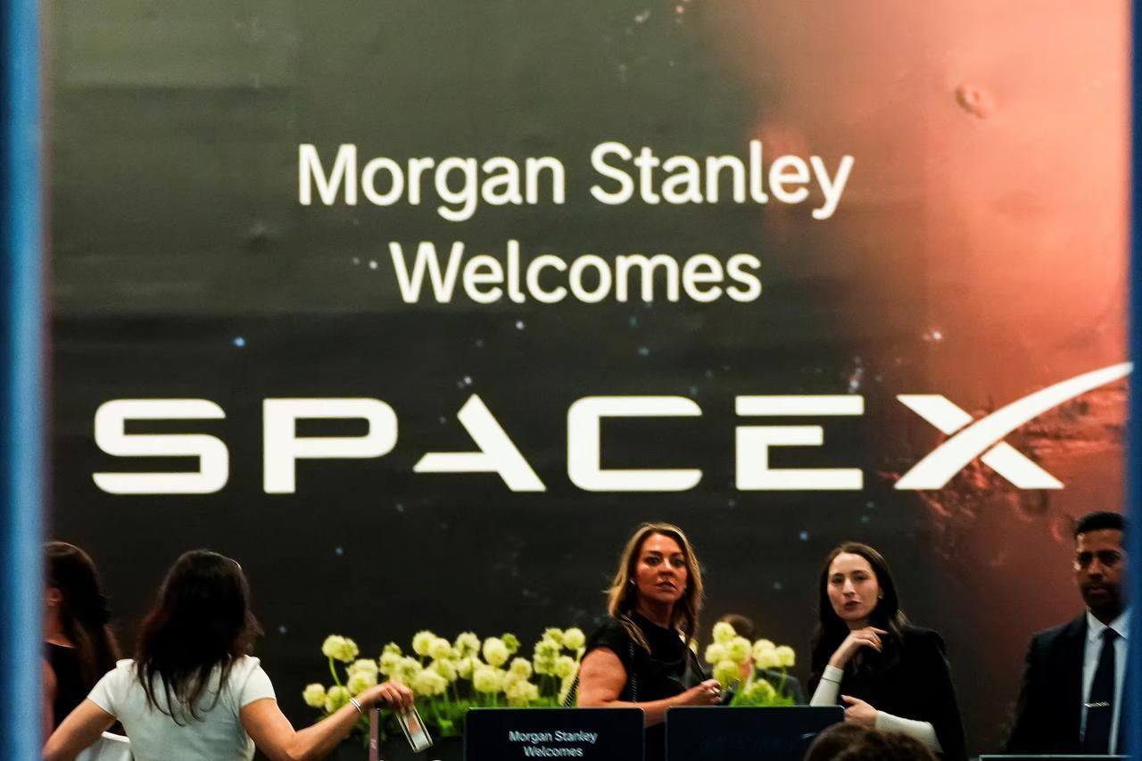 2500亿美元（约1.6万亿人民币）疯抢SpaceX！史上最大IPO背后，马斯克