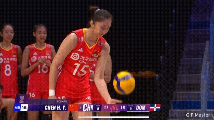 被姑娘们开局6-12落后给吓醒了[睡觉][睡觉]中国女排第一局慌慌张张、匆匆忙忙逆转