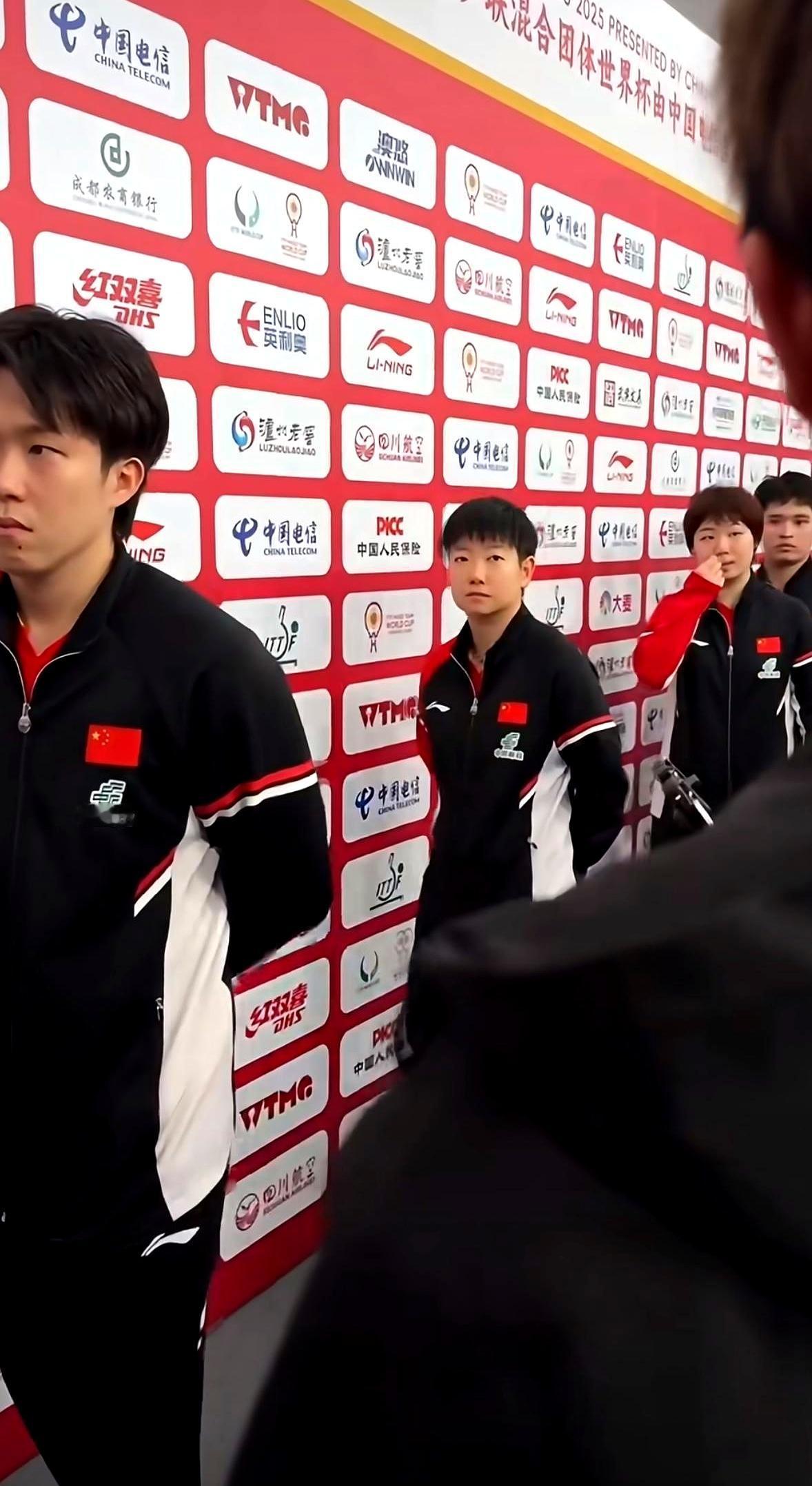 比赛精彩那是毋庸置疑的。看王楚欽和孙颖莎又搭档了，赛后走进采访区，两个人