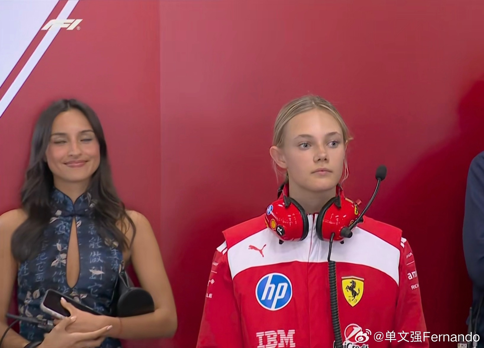 F1冲刺排位赛阿尔巴·拉森！！！在F1冲刺排位赛SQ1结束后，转播镜头给到了法