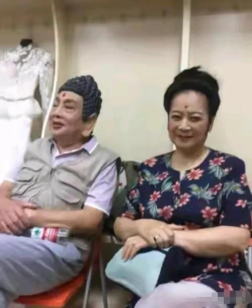那些年“如来佛祖”和“观音”，“唐僧”和“观音”的合影记录了一代人的美好回忆。如