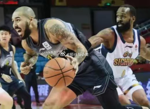 看了四川队外援维纳莱斯的表现，我觉得CBA外援的工资还是太高了，工资帽也太高了，