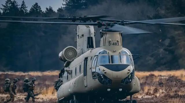 1975年，越南向中国赠送了一架保存完好的“支奴干”直升机，随即中国专家通过逆向