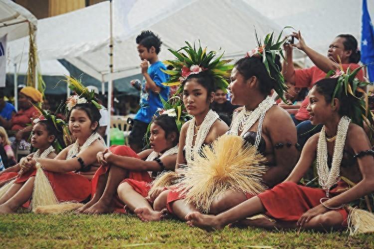 曾经躺着就能把钱赚了的天堂岛国，如今却沦落到几乎要靠“卖身”度日！ 这个主动
