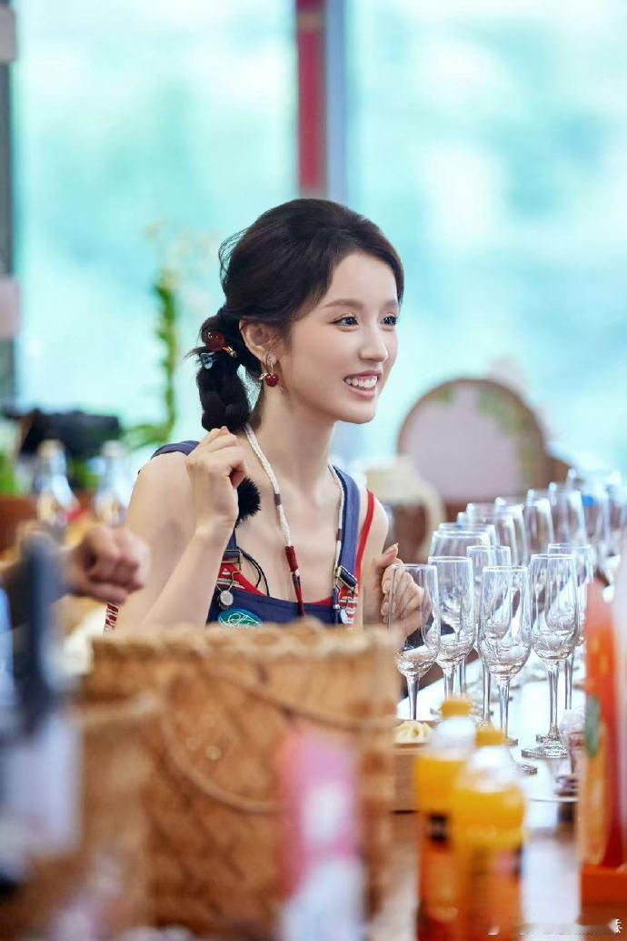 你好星期六下期中餐厅来了你好星期六店长之位花落谁家全程未知，拉锯式比拼悬念叠满，