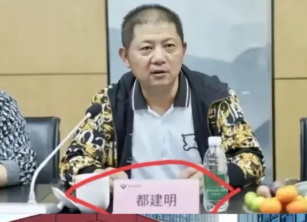 “胖都来”老板身份曝光，胖东来维权遇挑战？零售界“胖都来”与胖东来的名字纠纷