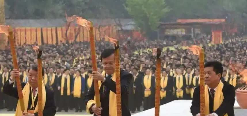 日本人在中国有多少人转入中国国籍了？都在什么部门任职？涉密保密单位有多少日本移民