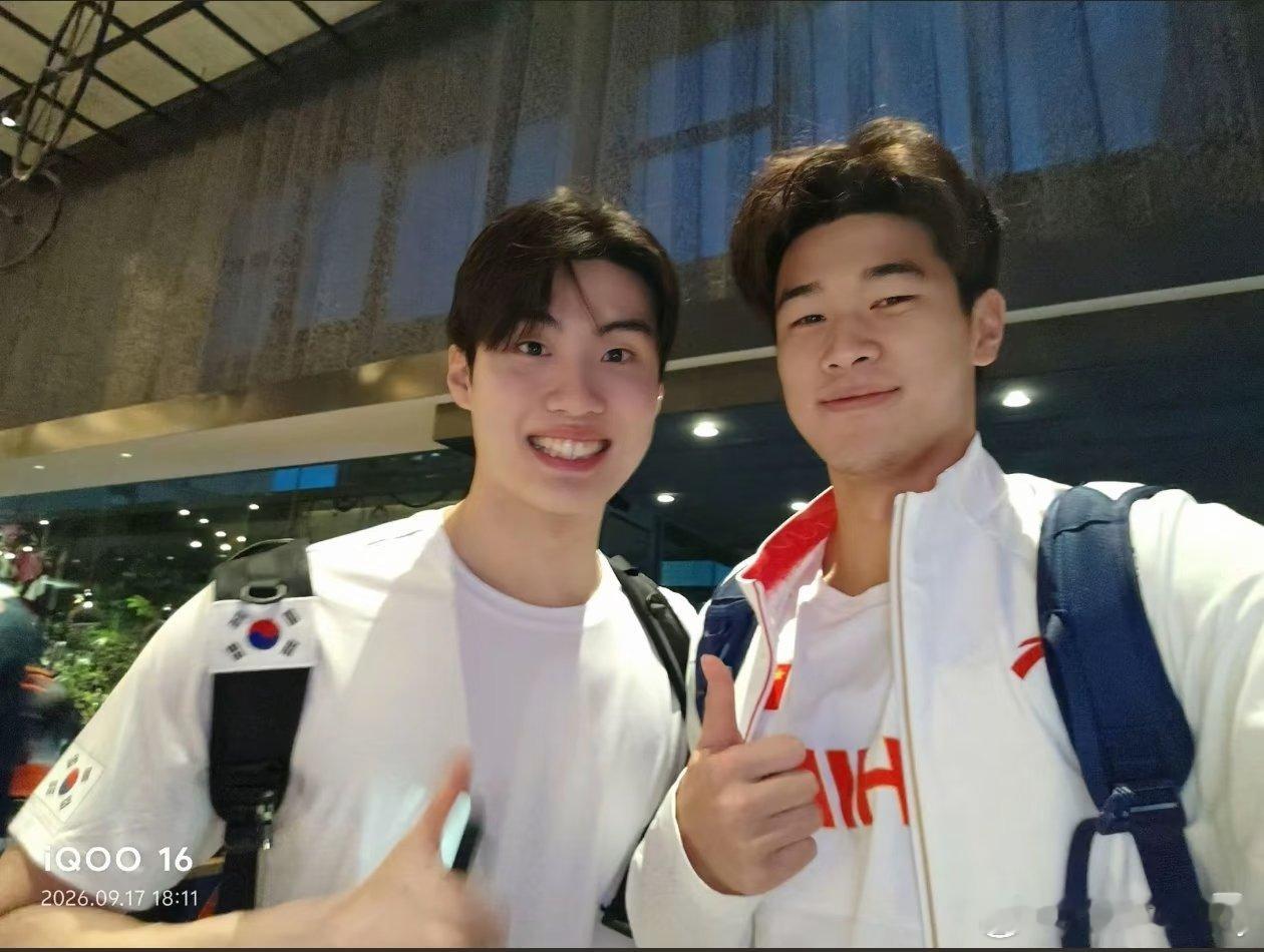 🇰🇷黄善宇🤝🇨🇳潘展乐，不愧是iQOO16产品体验官！