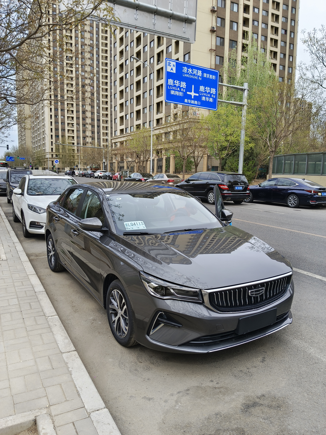 冠军版帝豪手动豪华情况介绍本人没开过豪车，有一些手动挡驾驶经验和自动挡驾驶经