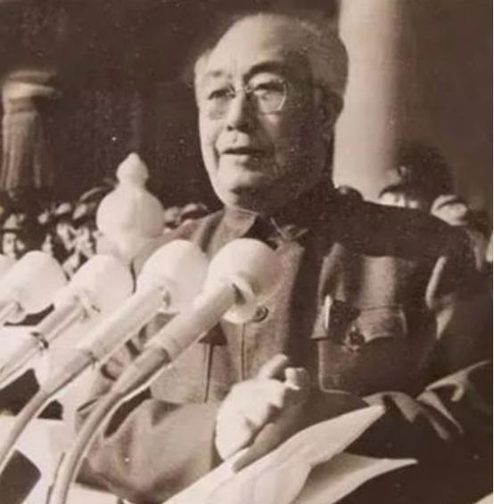 66年宋任穷打电话给吴德，通知他到北京工作，吴德：能不能不去？【1975年5月