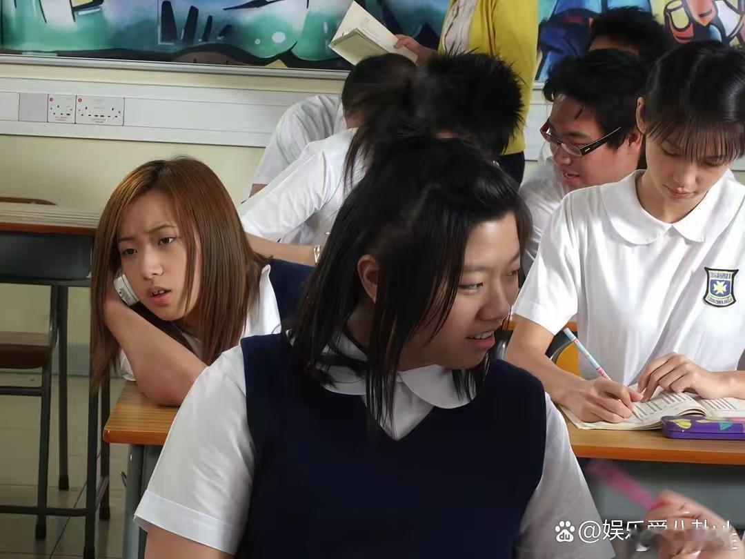 这是杨颖十六岁时候的照片