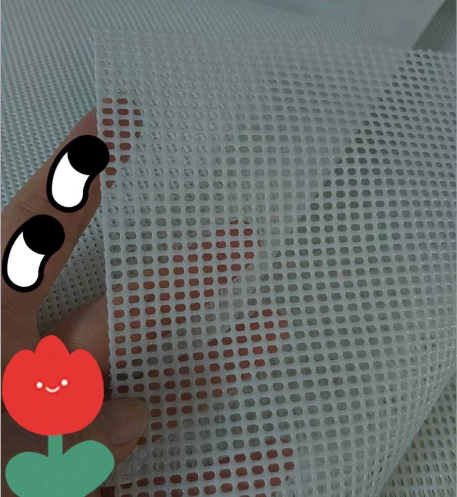 上个月女儿给我买了几个硅胶蒸笼垫，说蒸馒头垫上特别方便，还不用刷油、不用洗笼布，