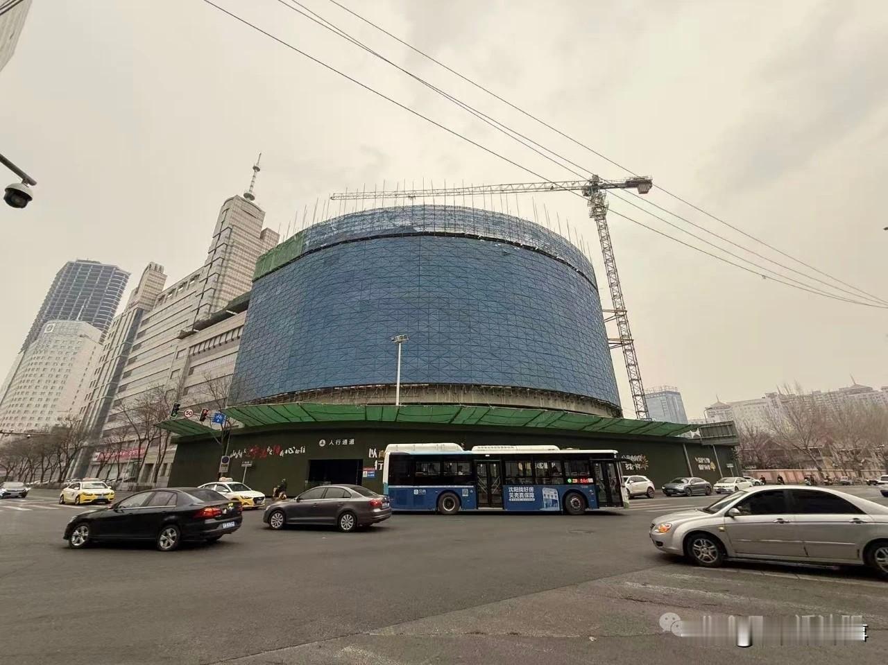 沈阳30年烂尾楼拆了！那烂尾近40年的滑翔公园，谁来给几十万居民一个交代？