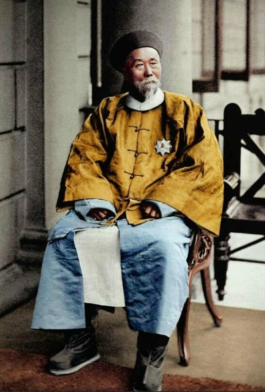 公元1863年12月7日晚，李鸿章在江苏抚台衙门（原忠王府）大摆宴席二百五十桌，