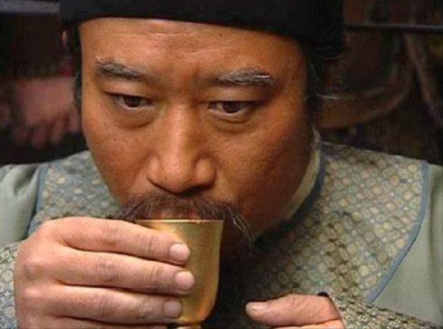 在楚州城中，宋江喝下了皇上御赐的“美酒”，没过一会儿，宋江的肚子就疼得要命。他