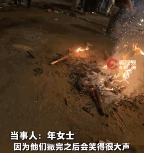 谁能想到，本该热闹治愈的民俗盛会，会变成一场无妄之灾？云南大理巍山火把节现场，无