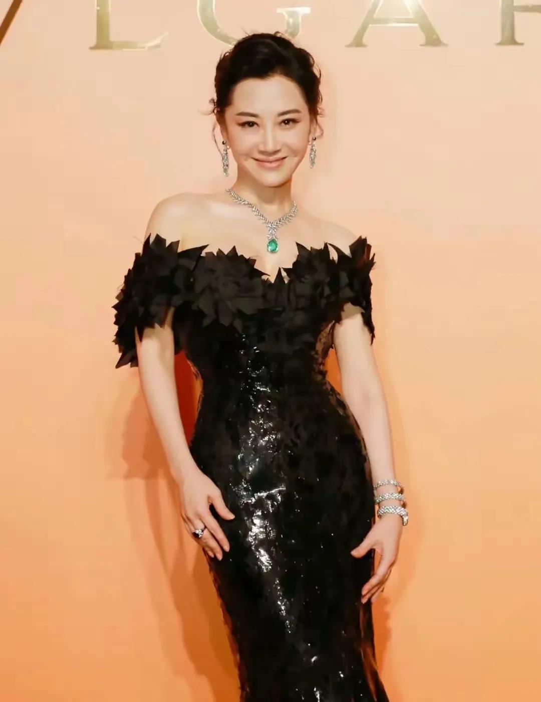 许晴也被毁了！这几天娱乐圈美女整容的消息很多，但是许晴整容却让我觉得特别遗憾